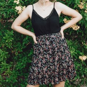 Loft dark floral pleated skirt